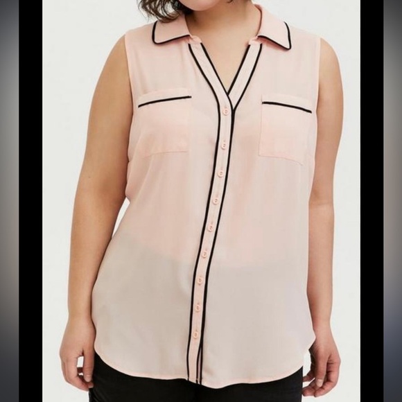 Torrid | Madison Button Front Blouse | Sleeveless | size 2 - Picture 1 of 5